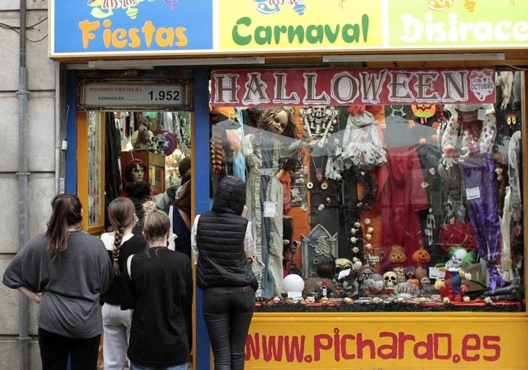 Convocan una fiesta de disfraces para despedir a Pichardo en Sevilla: «Solo queremos gastarnos bromas»