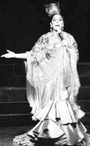 Isabel Pantoja da un recital de sabiduría escénica en «A tu vera». ABC