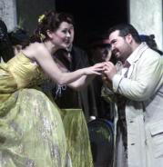 María Bayo y Aquiles Machado en un momento del ensayo general Díaz Japón
