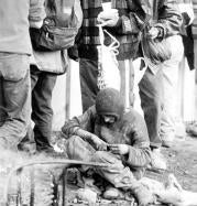Un grupo de toxicómanos, acampando en el madrileño poblado de La Celsa. Daniel G. López