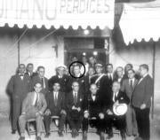 Jacinto Guerrero junto a otros músicos toledanos en Venta de Aires en 1929. ABC