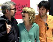 José Sacristán, Cayetana Guillén Cuervo y Miquel García Bord, ayer en Málaga. Efe