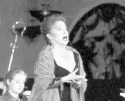 RAÚL DOBLADO Teresa Berganza, durante una de sus actuaciones