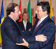 EFE Herrera y Barroso se saludan durante la entrevista mantenida ayer en Salamanca
