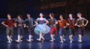 E. MORENO ESQUIBEL Tamara Rojo, rodeada por los siete enanitos, en el ballet «Blancanieves»
