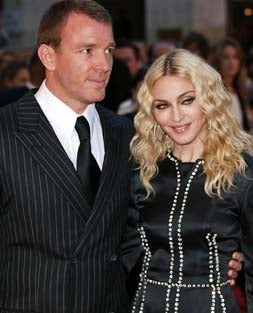 Guy Ritchie rechaza los 24 millones de euros que le ofrece Madonna por el divorcio