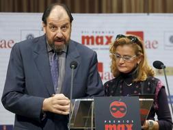 La actriz canaria Blanca Rodríguez y el actor y director teatral José María Pou han leído hoy el acta con los nombres de los candidatos a los Premios Max de las Artes Escénicas. / Efe