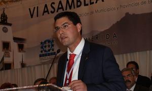 «Si los ayuntamientos fuesen empresas, la mayoría estarían ya cerrados»
