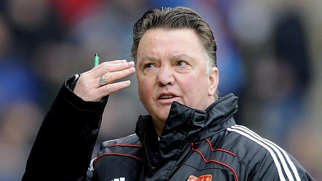 Beckenbauer cree que el cese de Van Gaal llegó demasiado tarde