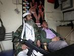 Directo: Bin Laden tenía al alcance de su mano un fusil AK-47 cuando fue abatido