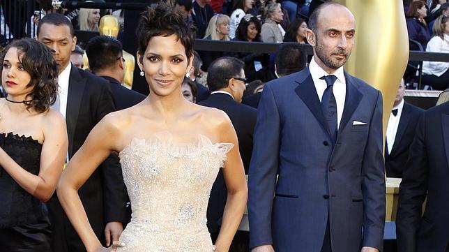 Halle Berry celebra su 45 cumpleaños por anticipado con sus suegros