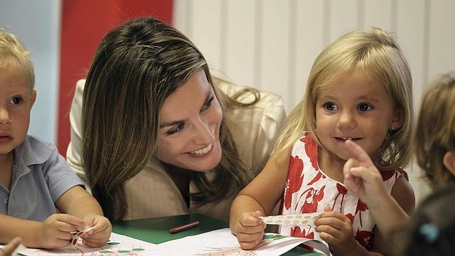 Doña Letizia: «En el periodismo nunca sobrarán el rigor y el respeto»