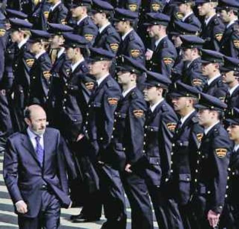 AVE cancela un pleno previsto con Rubalcaba para octubre