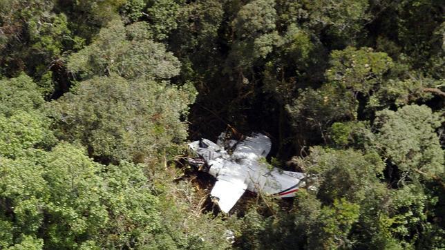 Avistan Desde El Aire El Avion Estrellado En La Jungla De Indonesia