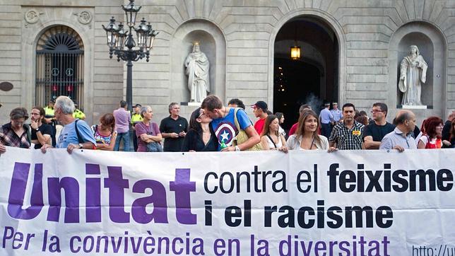 Bronca entre antifascistas y seguidores de Anglada