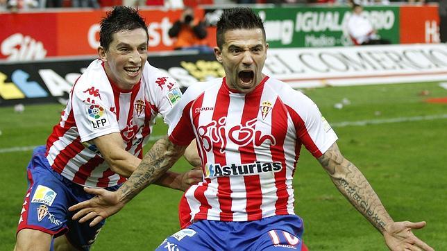 El Sporting gana «in extremis» a un Getafe con diez