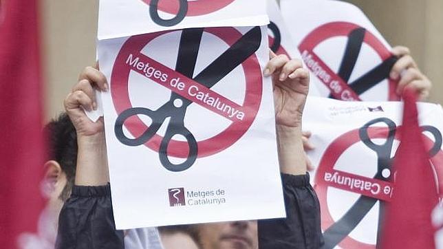 «Imponen el catalán a los médicos para desviar la atención»