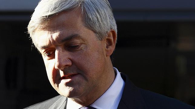 Dimite el ministro de Energía británico acusado de intentar eludir una sanción de tráfico