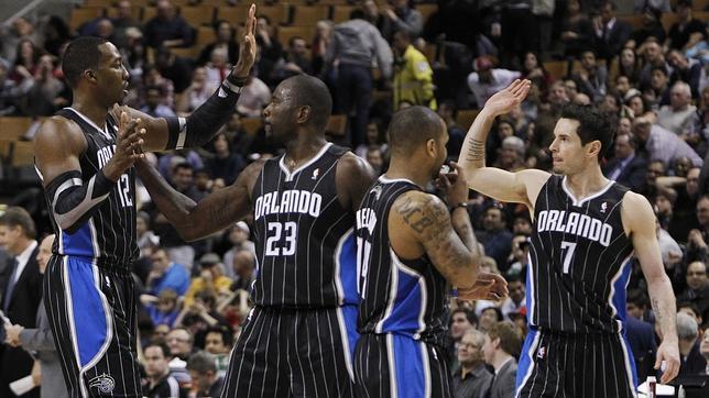 Howard eleva a Orlando hasta la victoria contra los Raptors