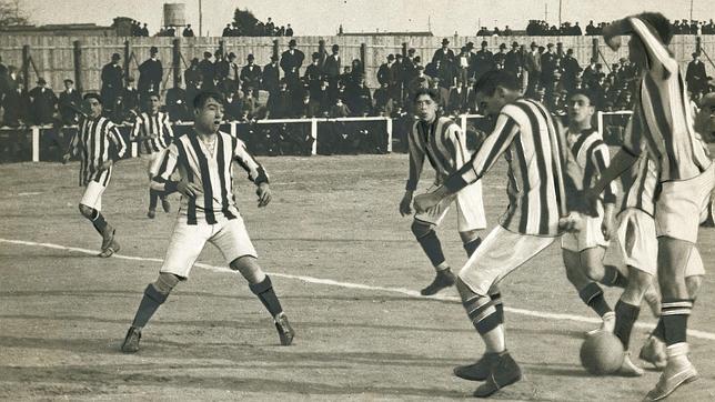 Athletic-Atlético, historia de dos parientes