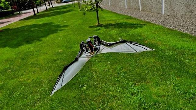El increíble robot que vuela como un murciélago