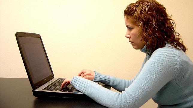Cuatro de cada diez españolas ya hace la compra por internet