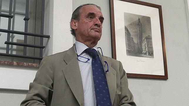 Conde, regreso a la política para «pescar en río revuelto»