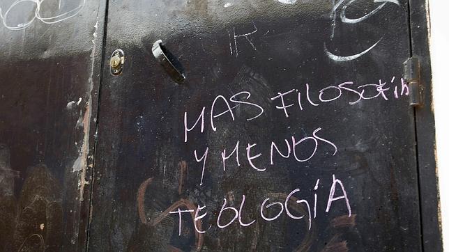IU muestra su «apoyo incondicional» al militante detenido por el asalto al colegio salesiano