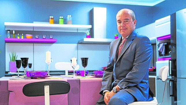 «Un hogar con lámparas LED ahorraría 5.000 euros en el recibo de la luz»