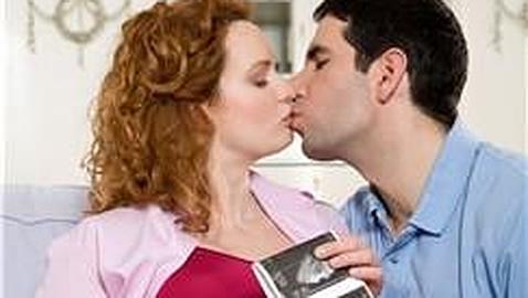 Se desmiente el mito: practicar más sexo no adelanta el parto
