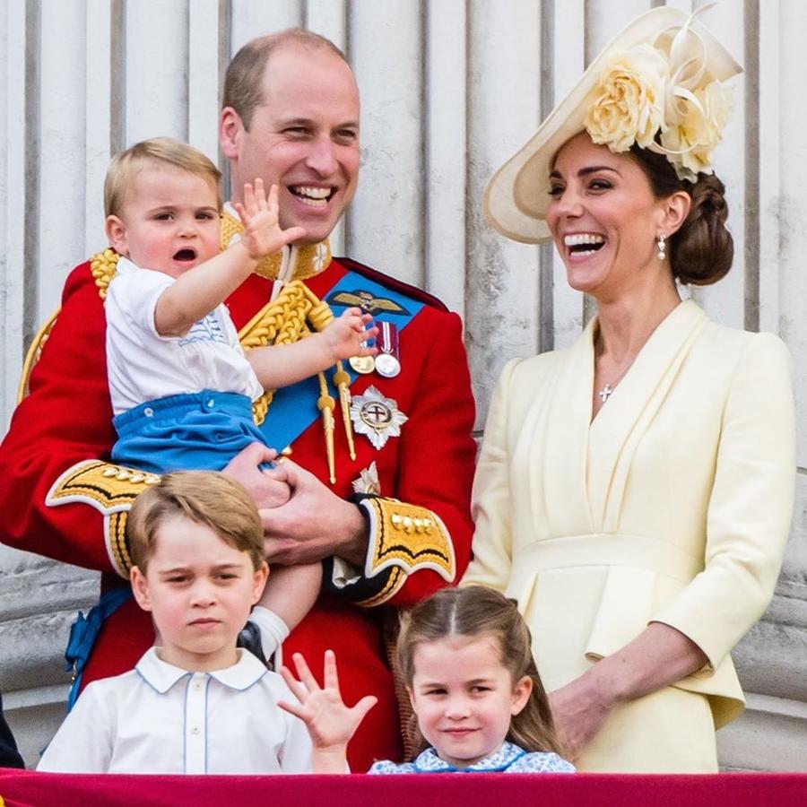 Duques de Cambridge junto a sus hijos