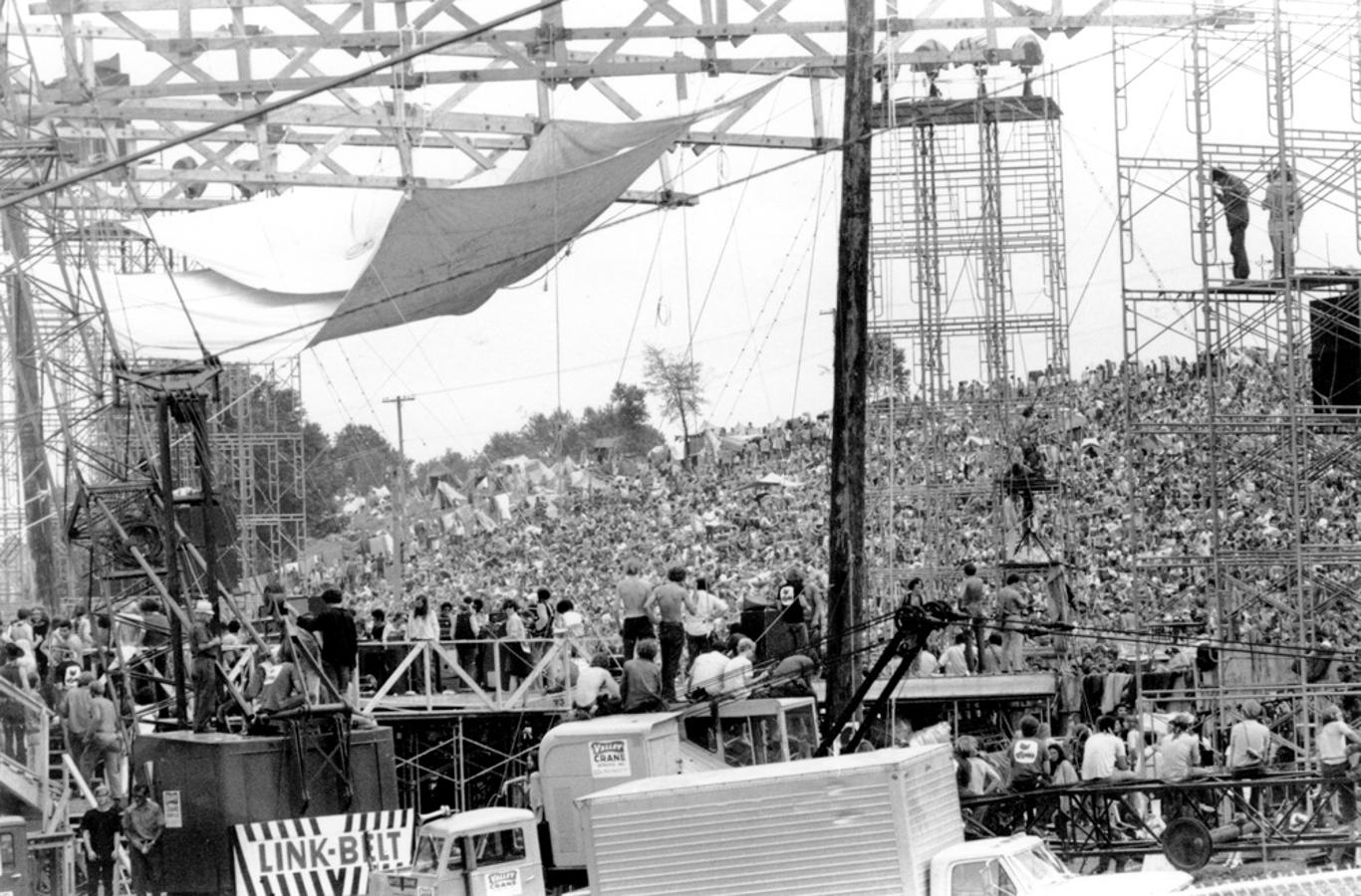 Repasamos algunas de las fotos mÃ¡s icÃ³nicas del mÃ­tico festival de 1969, uno de los hitos de la cultura del siglo XX. En la imagen, el bus que se hizo mÃ­tico gracias al documental Â«Woodstock: 3 dÃ­as de paz y mÃºsicaÂ», que se estrenÃ³ en 1970