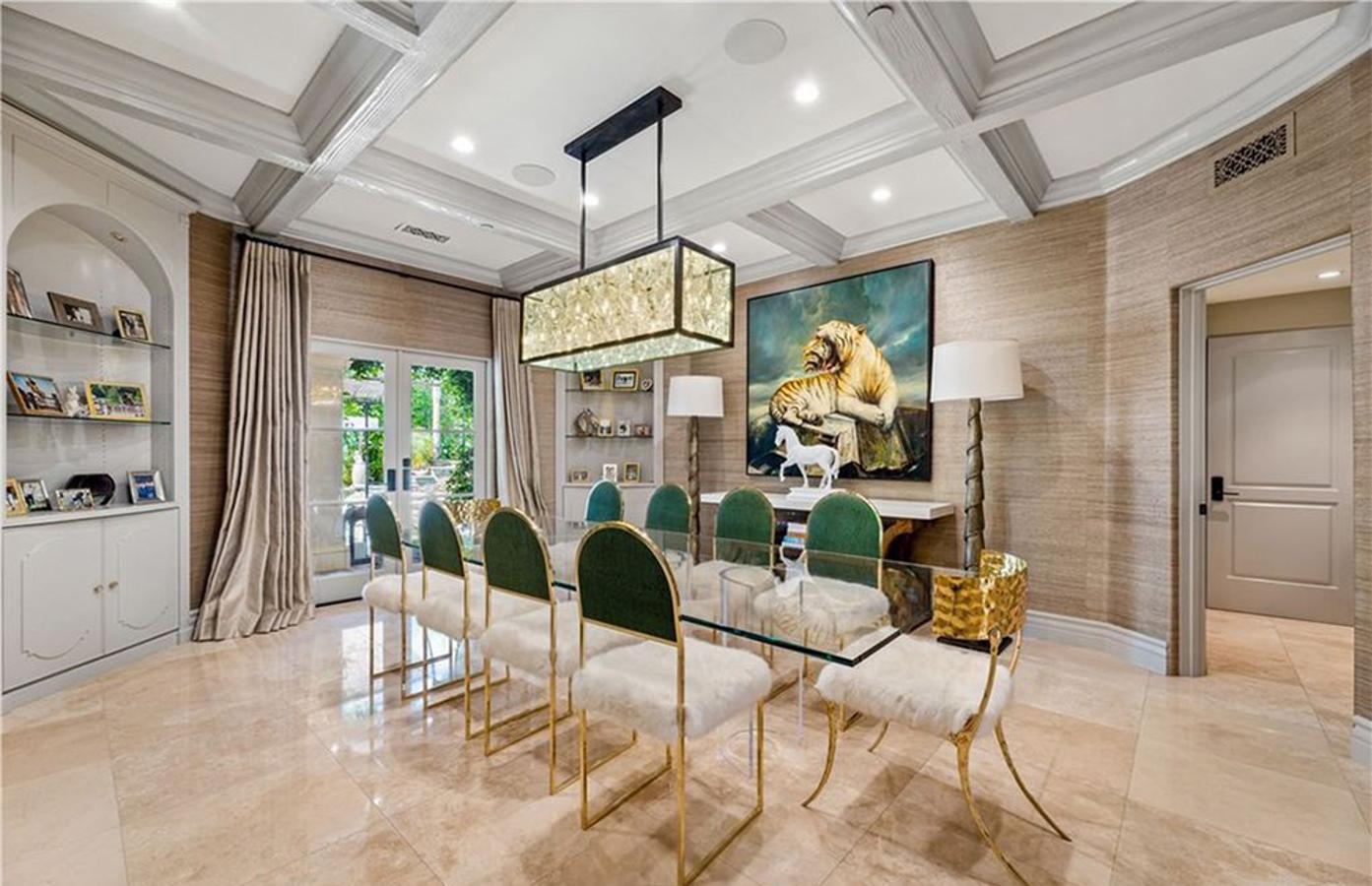 Kaley Cuoco vende, por 3,65 millones, la mansión que compró a Khloé