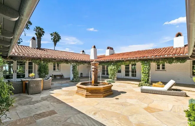 This is the ranch that Sandra Bullock has sold