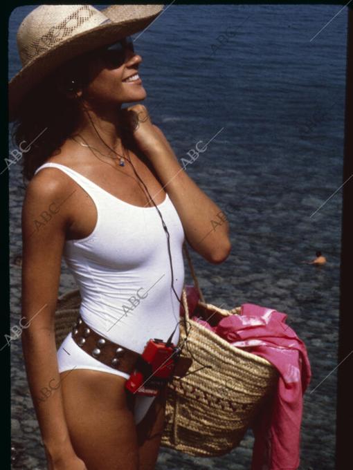 Giannina Facio posando en bañador en 1984