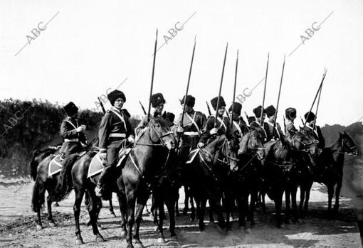 Grupo de cosacos rusos dispuestos para el combate
