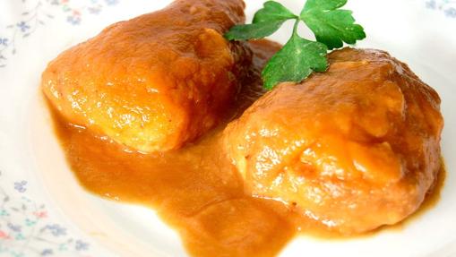 Pimientos del piquillo rellenos de bacalao.