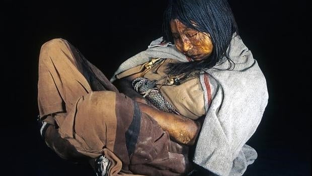 El ADN de la momia inca «La Doncella», hallada en el monte Llullaillaco, Argentina, en 1999, fue utilizado en el estudio