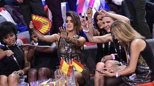 Barei, en la «green room» de Eurovisión durante la final