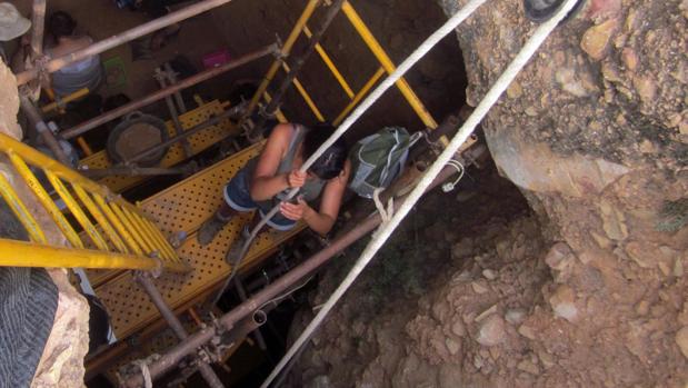 Excavación en la Sima de las Palomas