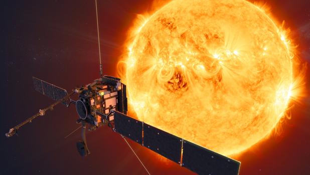 La Solar Orbiter frente al Sol en una ilustración