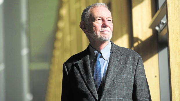 El escritor Eduardo Mendoza, premio Cervantes 2016, fotografiado en Barcelona