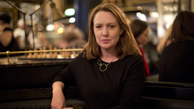 La escritora británica Paula Hawkins