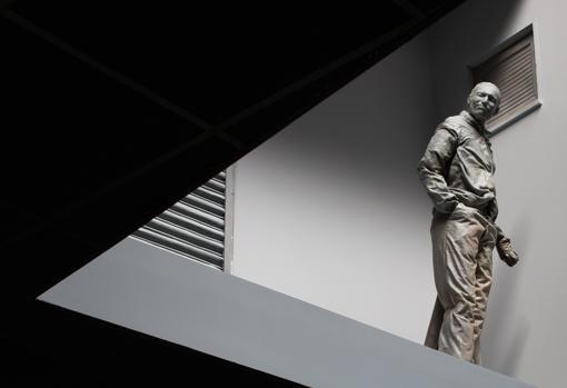 Otra de las figuras de Juan Muñoz incluida en la instalación
