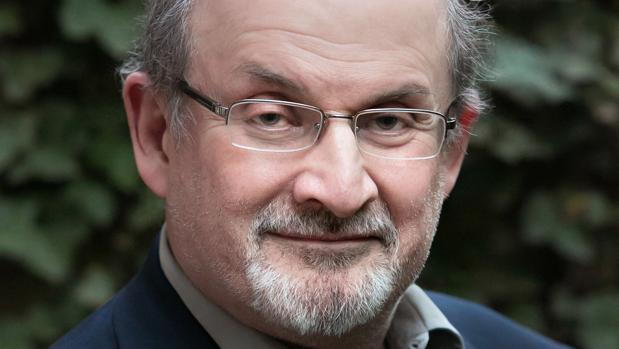 El escritor Salman Rushdie