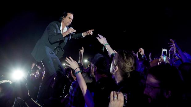 Nick Cave, ayer durante su actuación en Barcelona