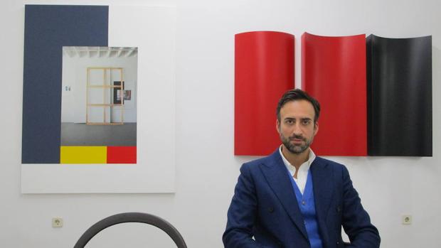 El galerista Guillermo Romero