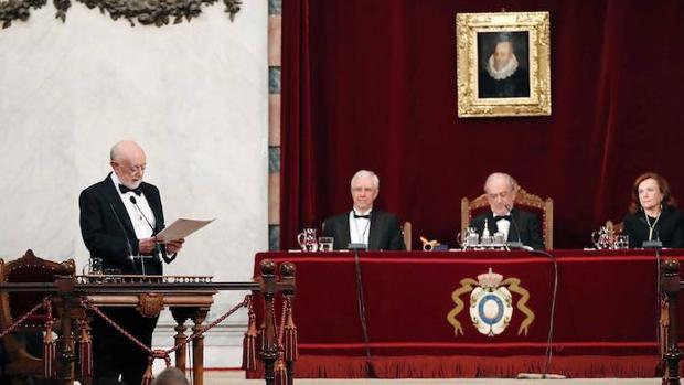García Gual, durante la lectura de su discurso de ingreso en la RAE