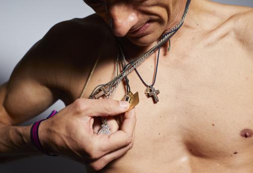 Paco Ureña, con un racimo de medallas