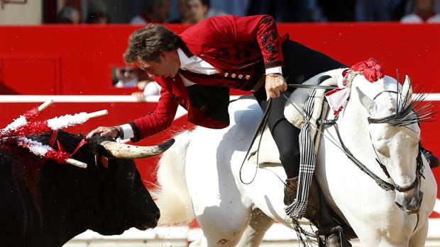 Pablo Hermoso de Mendoza, el caballero de Estella, en una tarde de toros en Pamplona